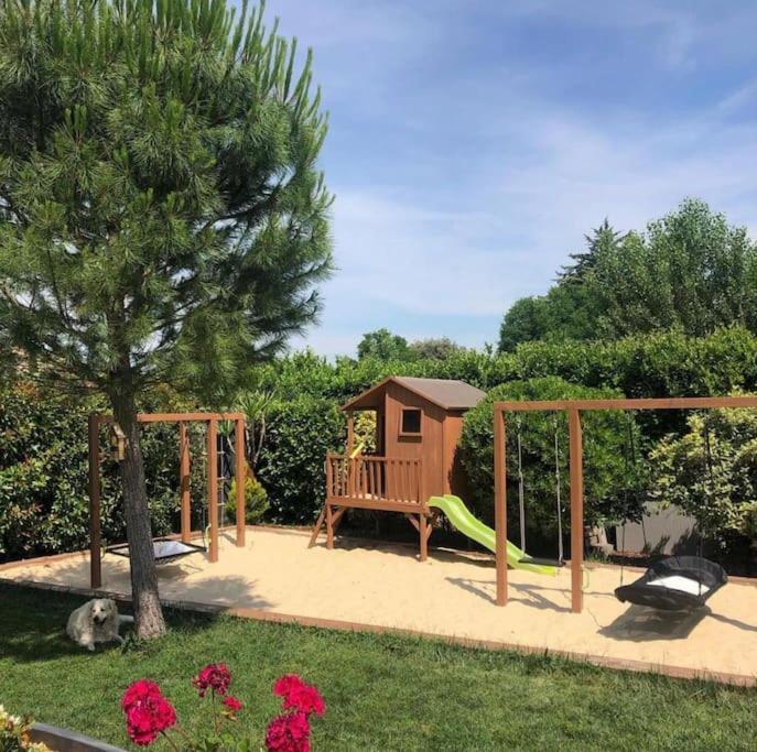 Maison De Vacances Contemporaine Avec Piscine Villa Vedène Exterior foto